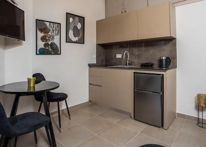 Olympian Muses עיר רודוס